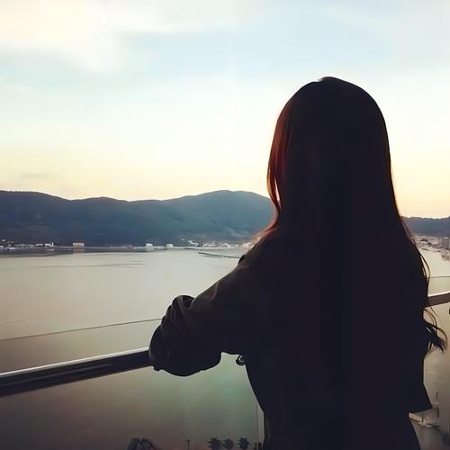 背影美女高清图片唯美伤感的背景素材