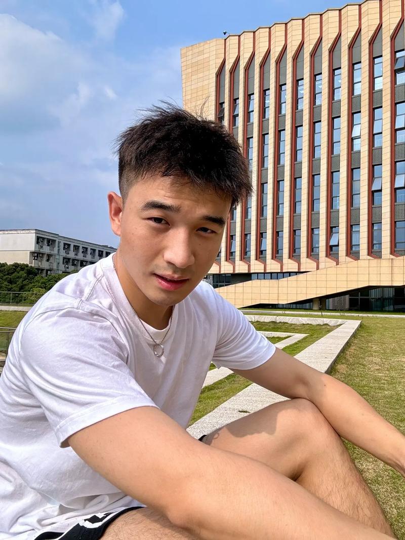 哪个角度自拍最丑图1