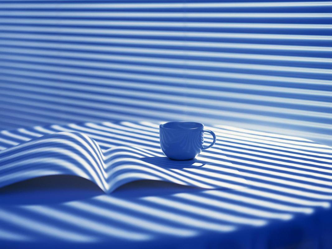 蓝色背景图片拍照图3