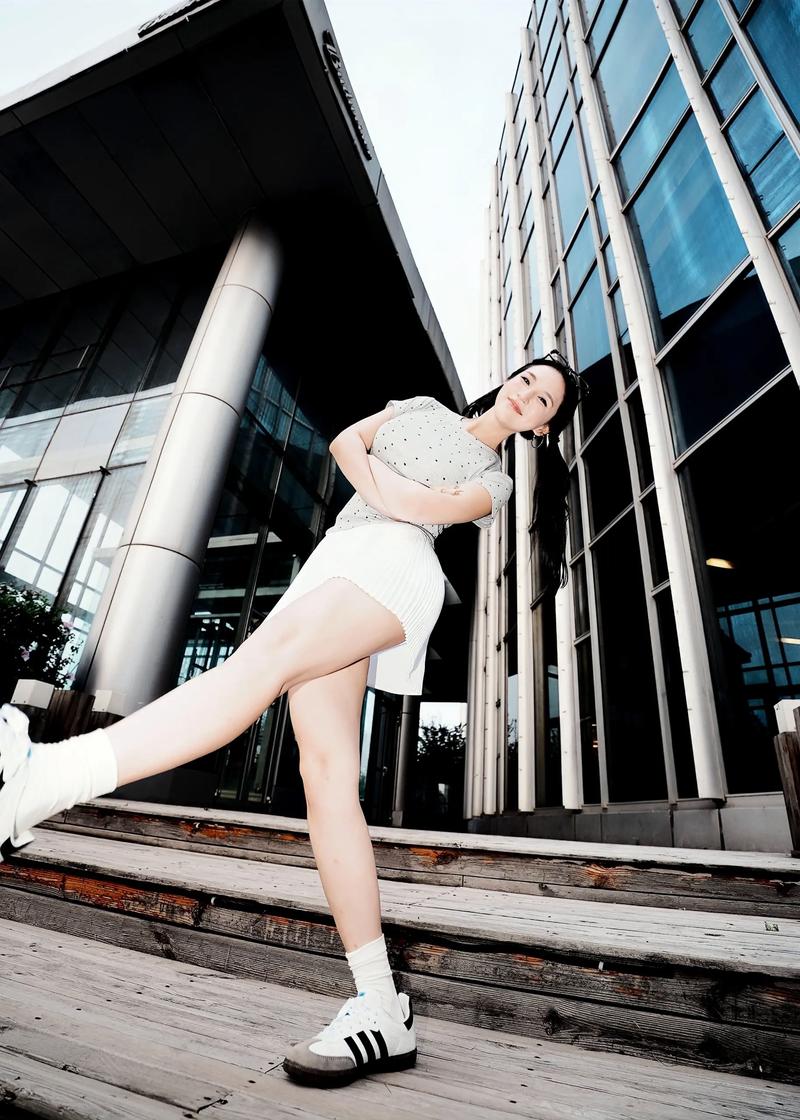 如何用手机拍出两米大长腿的感觉?