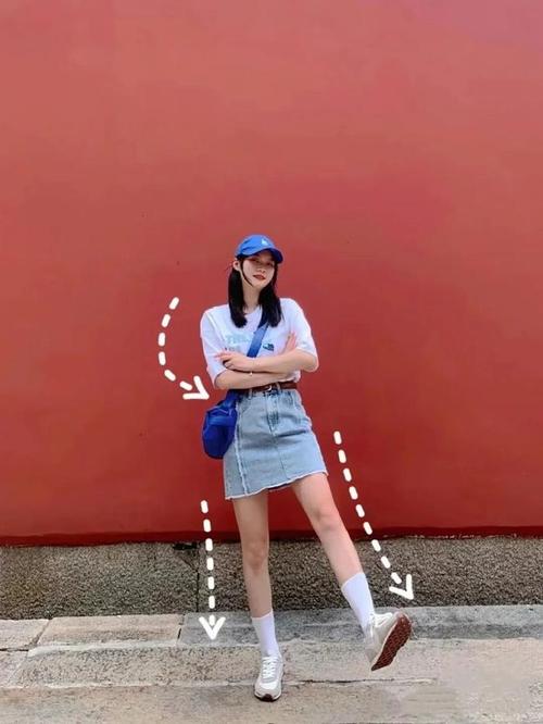 拍照时总是找不好角度,应该如何拍照显得腿又细又长?