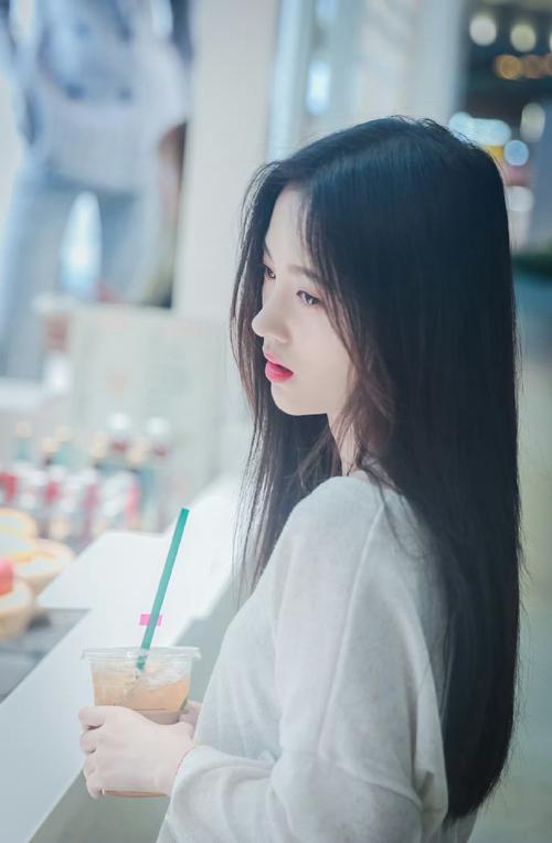 侧脸拍照不好看?学会这三点,让你成为“侧脸杀”女孩