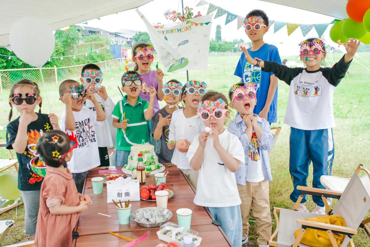 生日快乐拍照背景图白图1