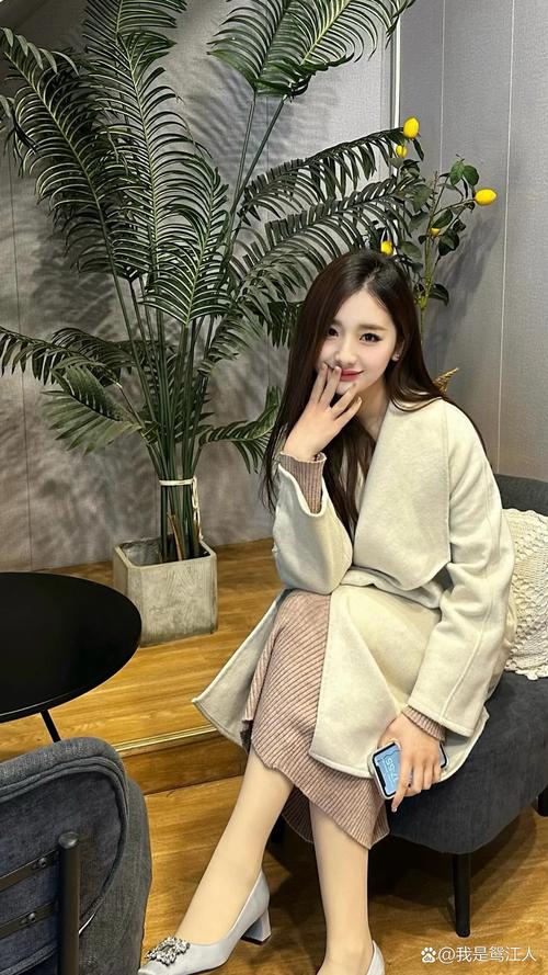 自拍照角度怎么拍照好看女生图2