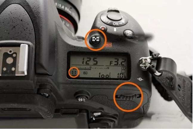 单反相机的水平线怎么调