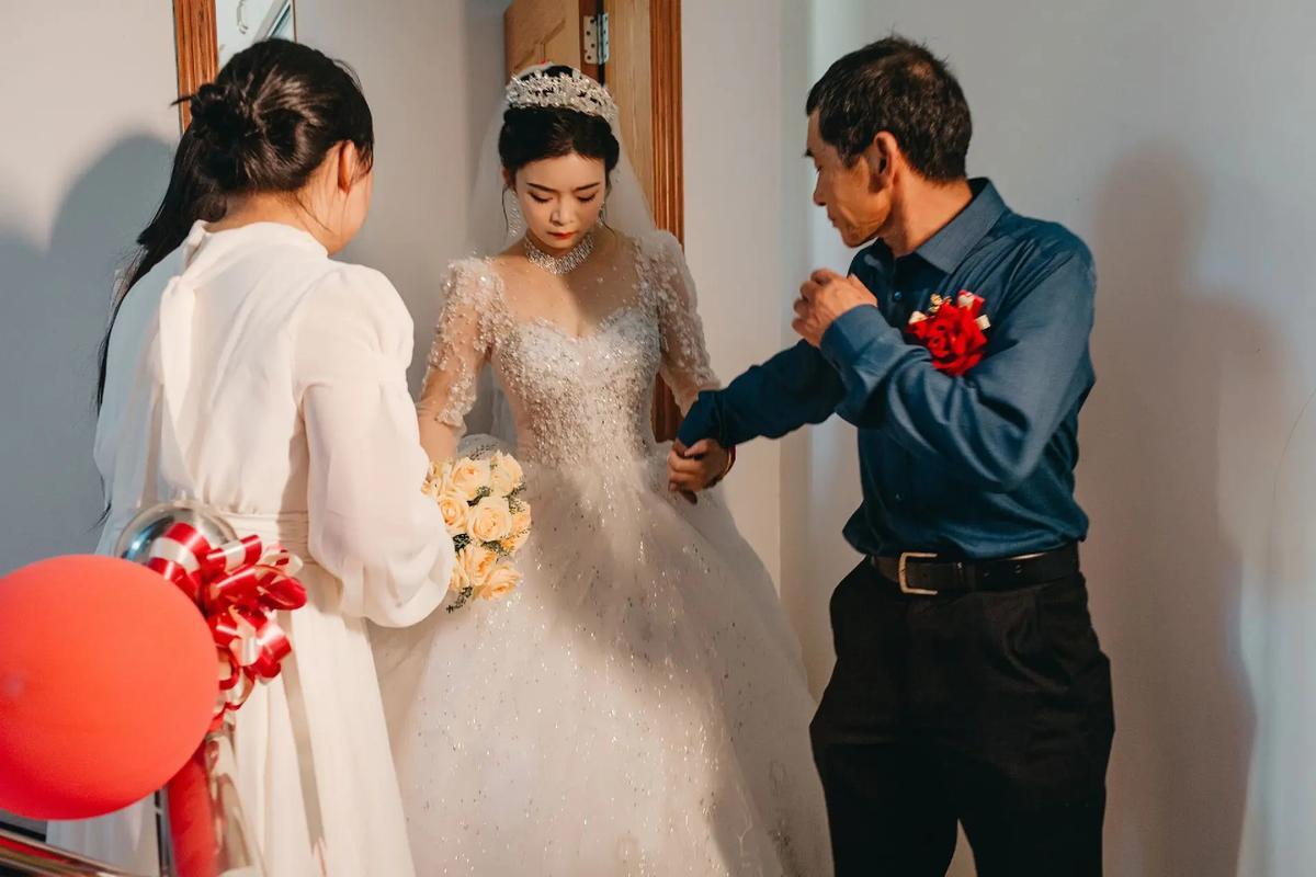 宣誓拍照角度怎么拍才好看图1