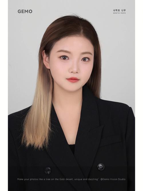 电子版半身照怎么拍