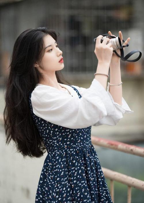 女生照相如何摆pose?