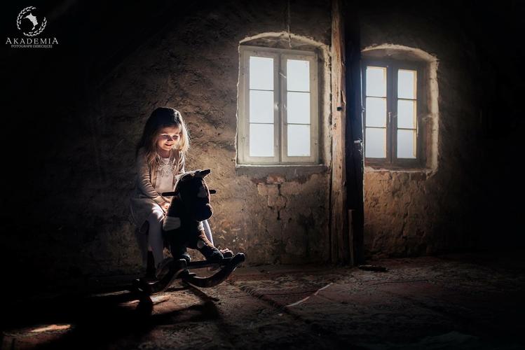 室内窗户这个位置该如何给孩子拍照