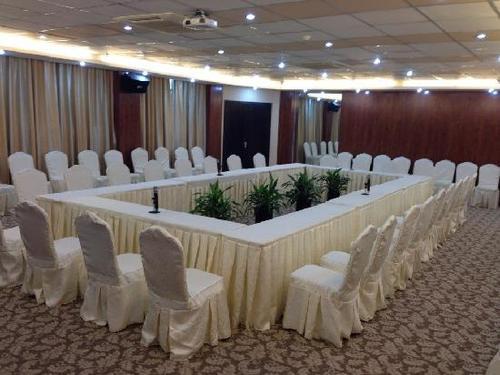 回字形会议桌怎么拍照