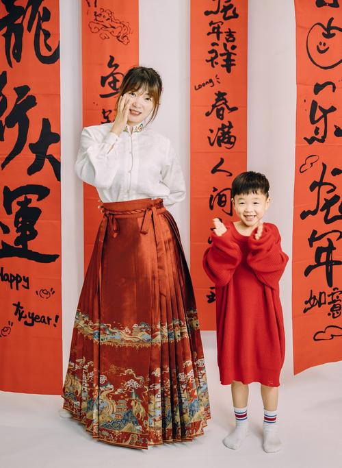 在家拍新年主题的写真,如何布置一个家庭摄影棚?