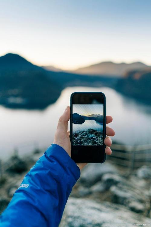 手机照相的怎样的角度照相好看