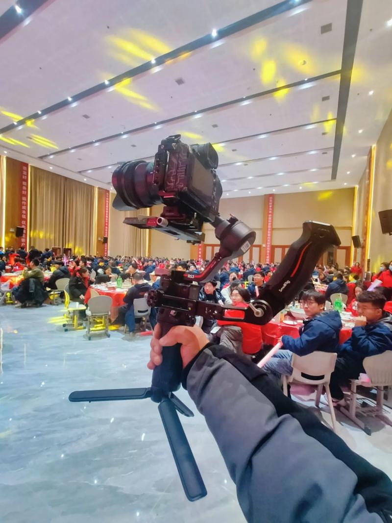 领导讲话拍照角度技巧图2