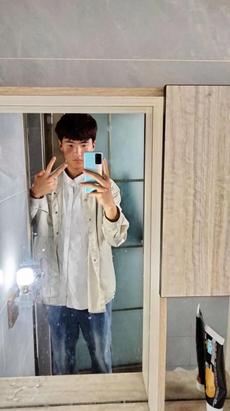 自拍照的技巧和角度有哪些图1