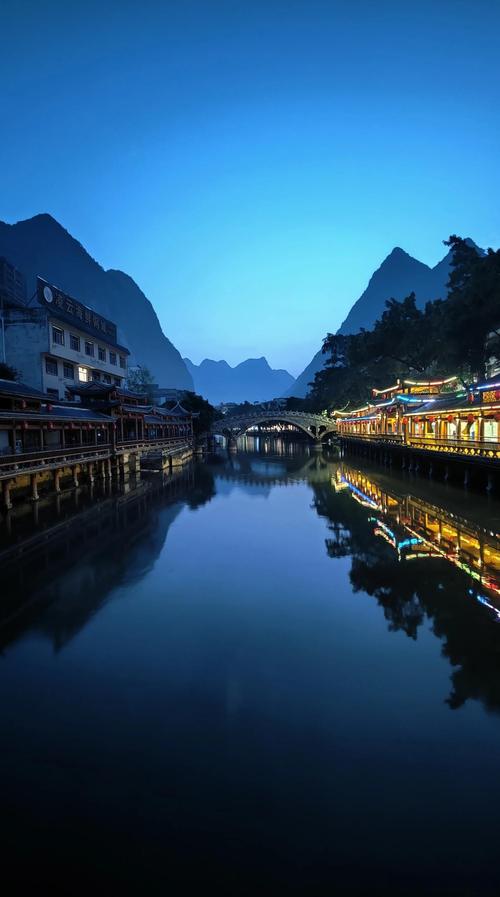 手机倒影拍摄夹怎么用视频图1