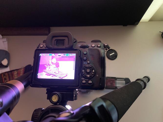 怎样使用数码相机翻拍照片?怎么拍可以清楚些?