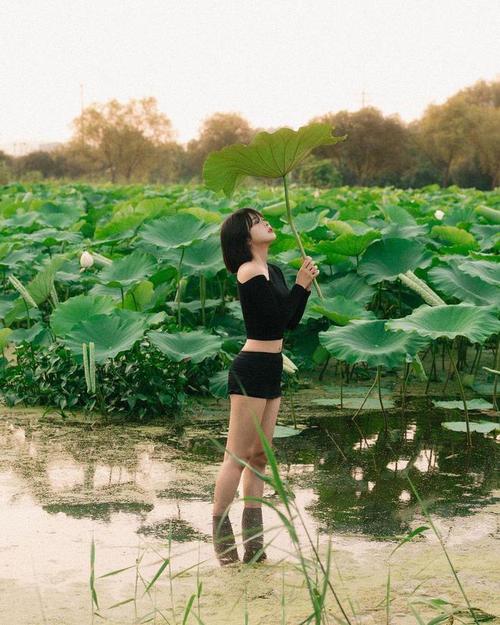 怎样拍照显得人高又瘦