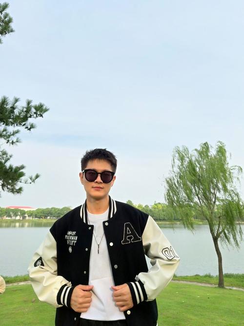 男生手机自拍的技巧