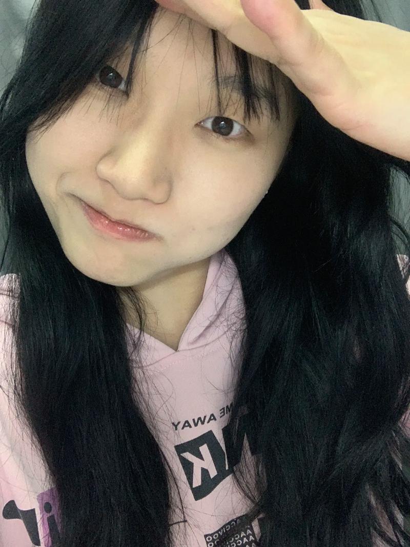 为什么原相机自拍那么丑,一照镜子那么好看