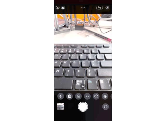 iphone11相机拍人像时右上角一个f图标是什么?