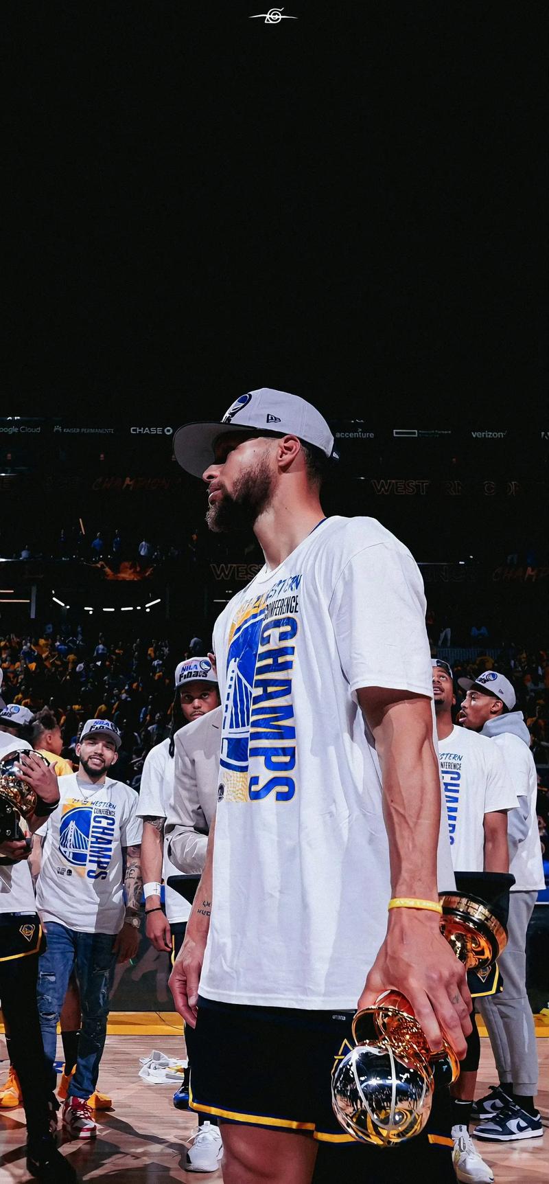 为什么手机图库里的照片看不见了呢