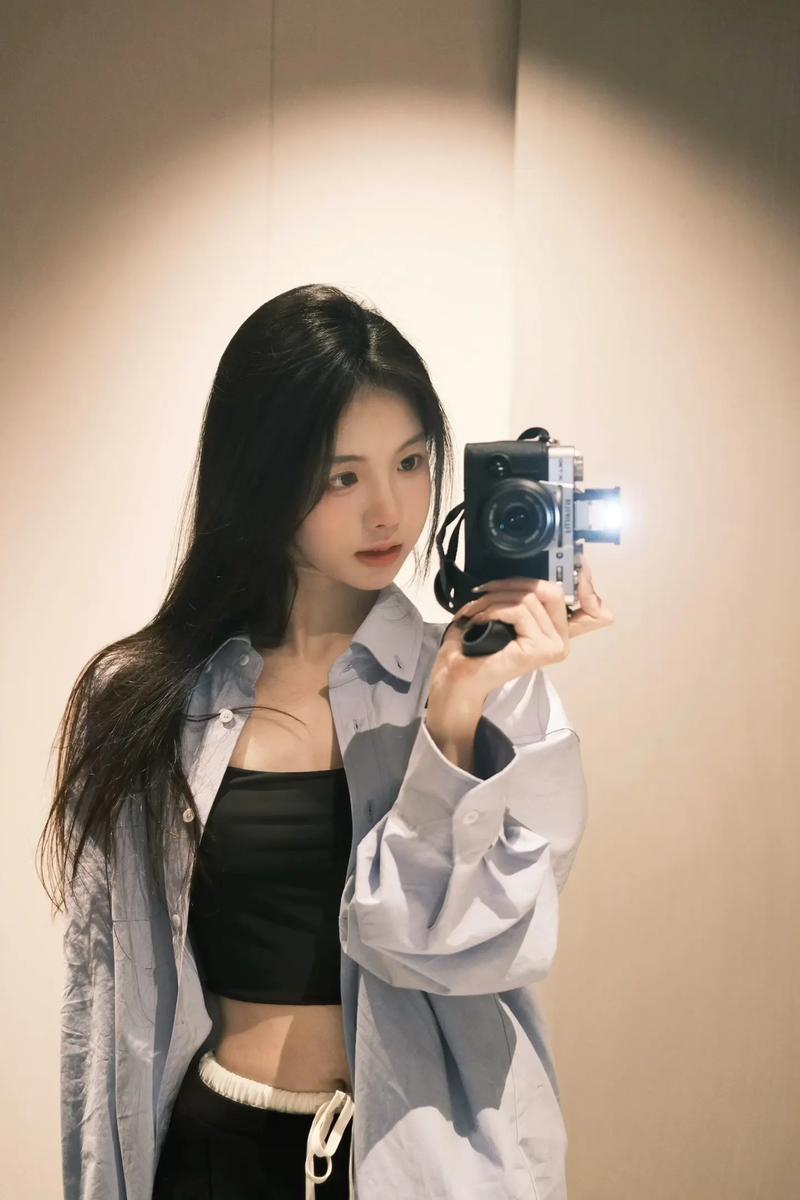 镜子和手机哪个是真正的自己