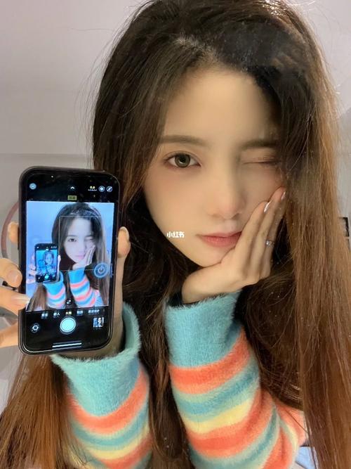 手机为什么自拍出来是反的?