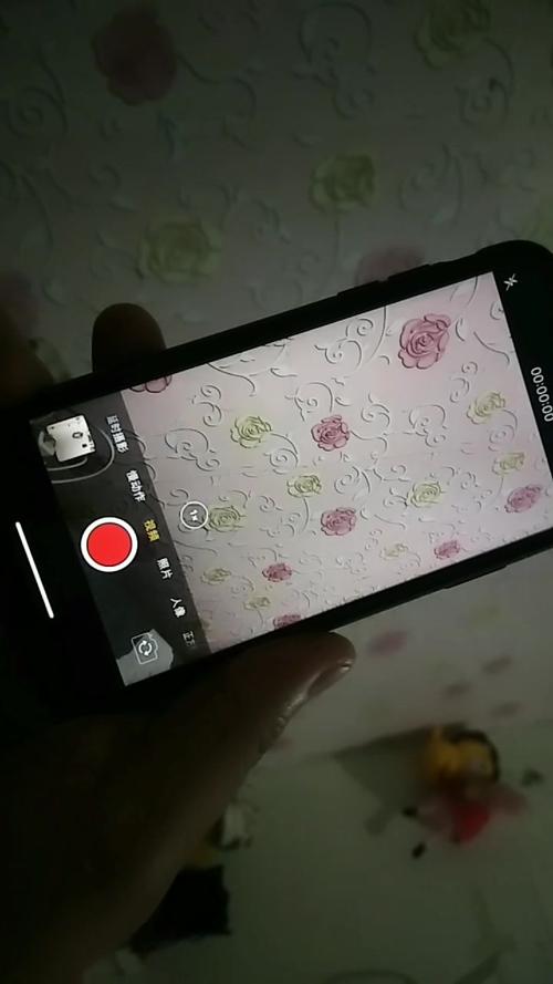 手机拍电脑屏幕会看起来有波纹,怎么解决这个问题,如图?