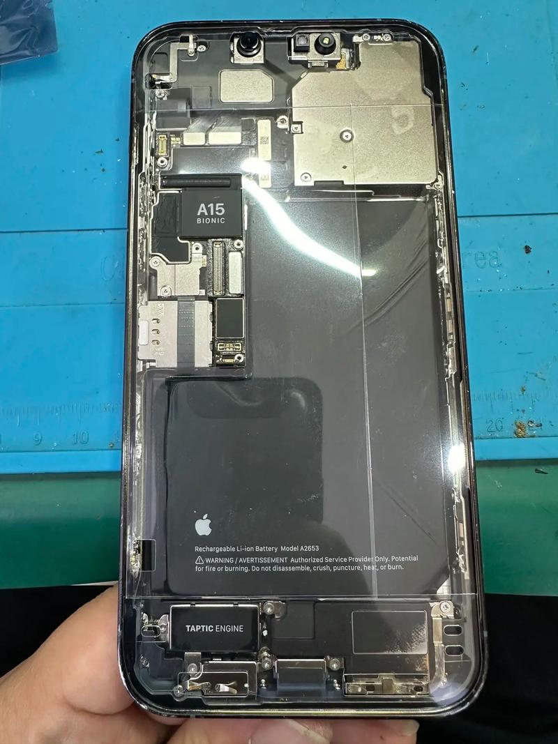 用手机摄像头对着电焊拍会不会伤到镜头?