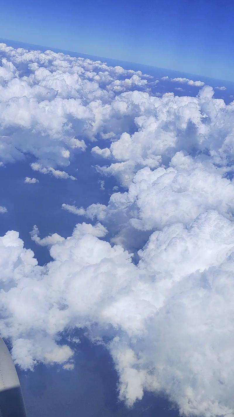 PS滤镜打造简洁清爽的天空壁纸