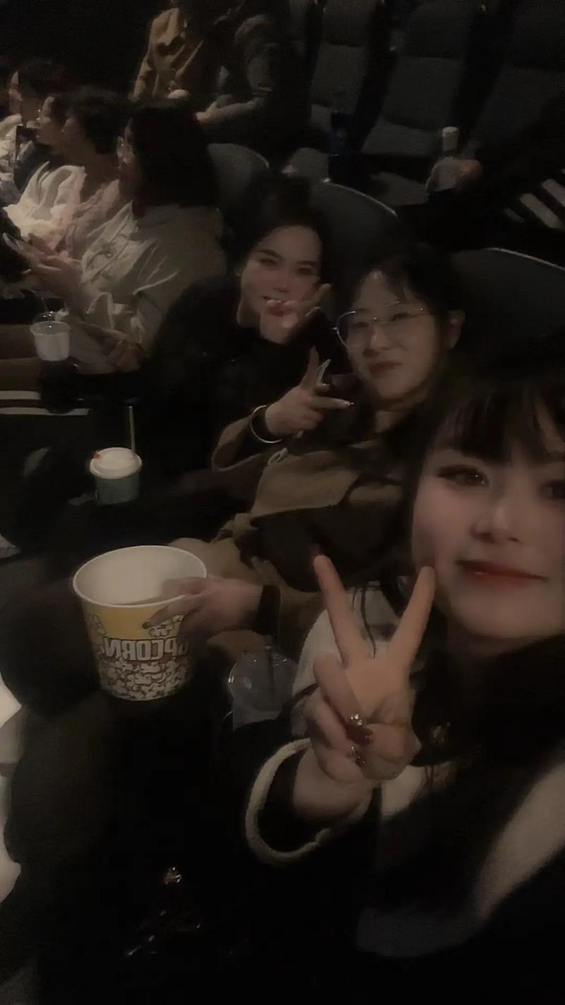 2024最火的生日配图怎么制作