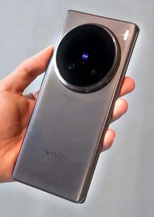 第一款拍照手机诞生于哪一年