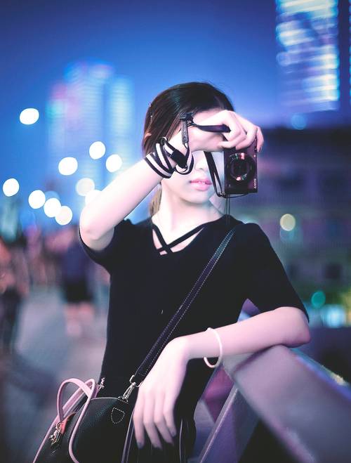 华为手机背光拍摄人物技巧
